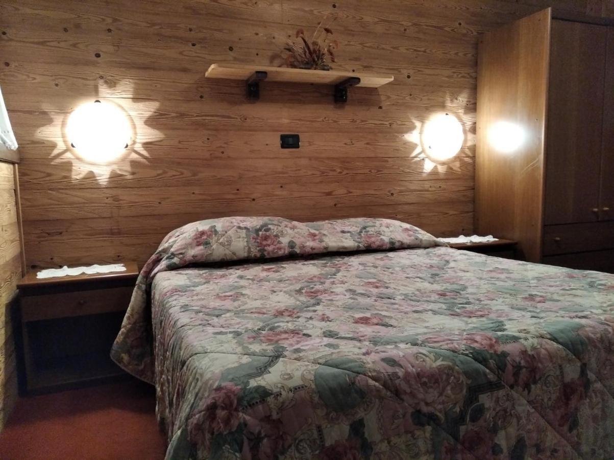 Albergo Martinet Vernante Exteriör bild