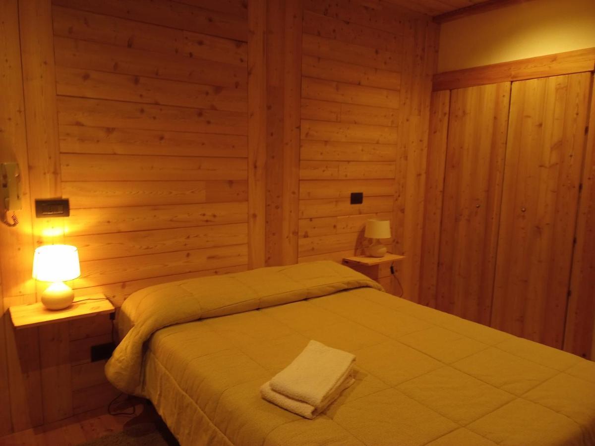 Albergo Martinet Vernante Exteriör bild
