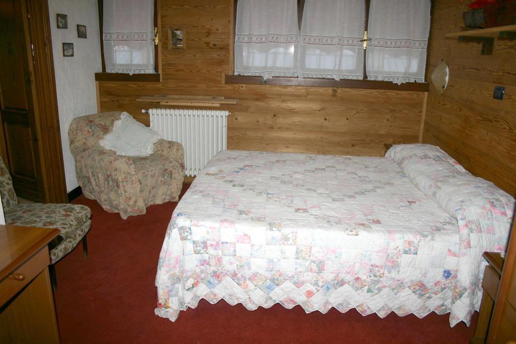 Albergo Martinet Vernante Rum bild