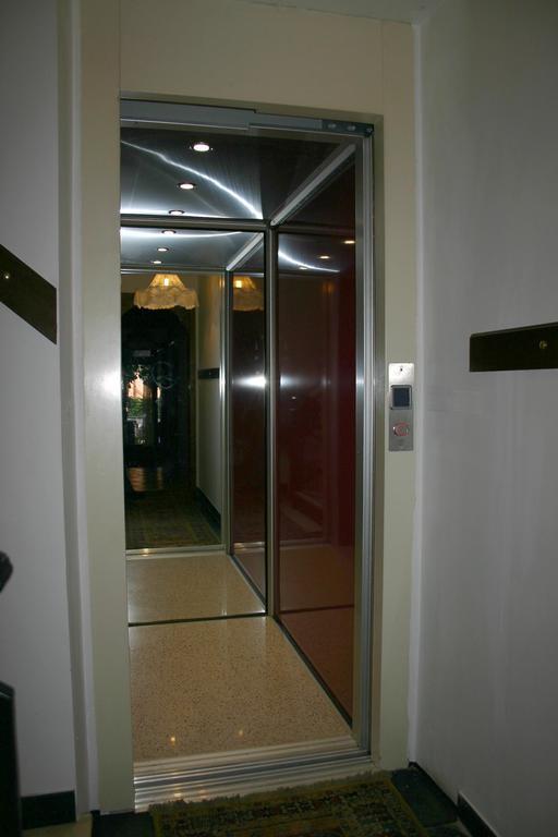 Albergo Martinet Vernante Exteriör bild