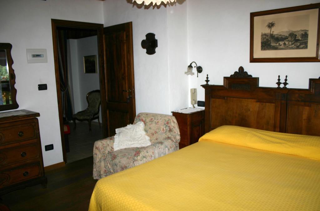 Albergo Martinet Vernante Rum bild