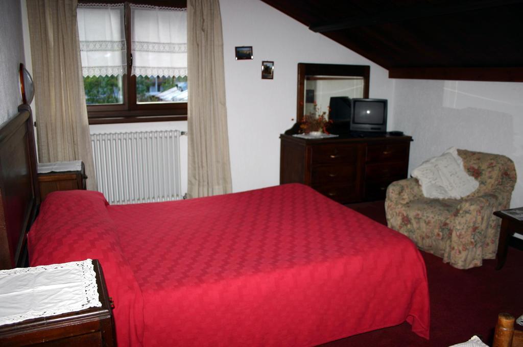 Albergo Martinet Vernante Rum bild