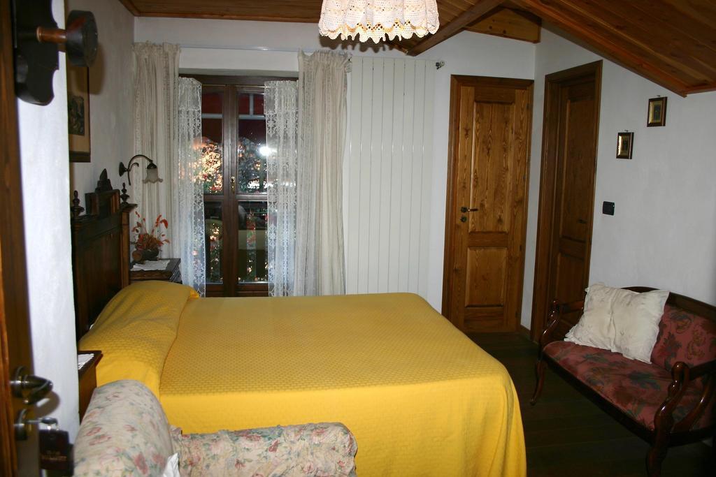 Albergo Martinet Vernante Rum bild