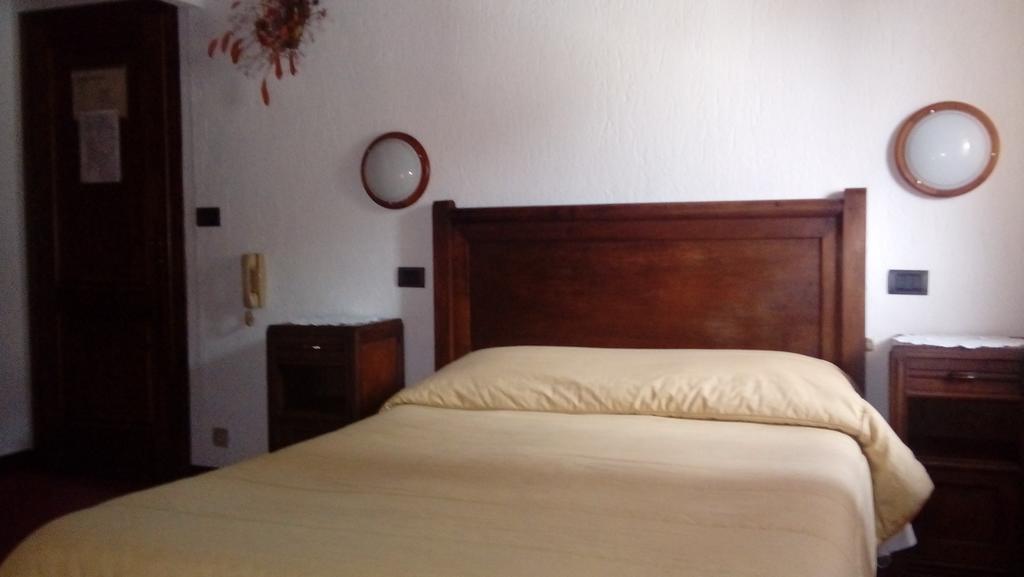 Albergo Martinet Vernante Exteriör bild